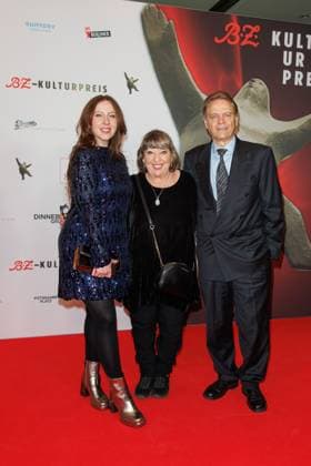 Award ceremony B Z Kulturpreis Ulrike Weidemueller, Angelika Mann and Ralf Rasch at the B Z Kulturpreis 2025 at the Theater am Potsdamer Platz on 08 04 2025 in Berlin Copyright: xEventpressxKochanx