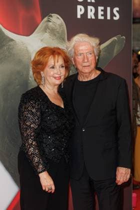 Award ceremony B Z Kulturpreis Verena Wengler and Jürgen Prochnow at the B Z Kulturpreis 2025 at the Theater am Potsdamer Platz on 08 04 2025 in Berlin Copyright: xEventpressxKochanx