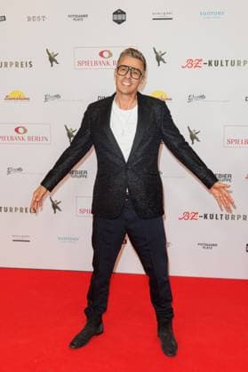 Award ceremony B Z Kulturpreis Michi Beck at the B Z Kulturpreis 2025 at the Theater am Potsdamer Platz on 08 04 2025 in Berlin Copyright: xEventpressxKochanx
