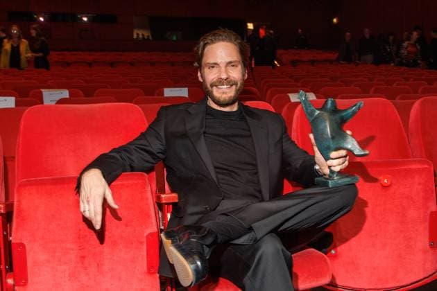 Award ceremony B Z Kulturpreis Daniel Brühl at the B Z Kulturpreis 2025 at the Theater am Potsdamer Platz on 08 04 2025 in Berlin Copyright: xEventpressxKochanx