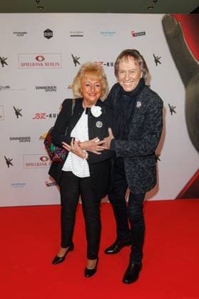 Award ceremony B Z Kulturpreis Stefanie Simon and Bert Beel at the B Z Kulturpreis 2025 at the Theater am Potsdamer Platz on 08 04 2025 in Berlin Copyright: xEventpressxKochanx