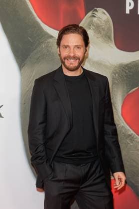 Award ceremony B Z Kulturpreis Daniel Brühl at the B Z Kulturpreis 2025 at the Theater am Potsdamer Platz on 08 04 2025 in Berlin Copyright: xEventpressxKochanx