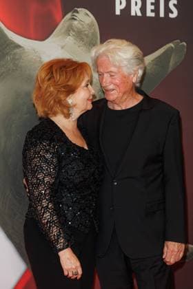 Award ceremony B Z Kulturpreis Verena Wengler and Jürgen Prochnow at the B Z Kulturpreis 2025 at the Theater am Potsdamer Platz on 08 04 2025 in Berlin Copyright: xEventpressxKochanx
