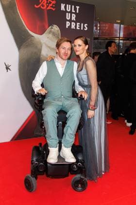Award ceremony B Z Kulturpreis Samuel Koch and Sarah Elena Timpe at the B Z Kulturpreis 2025 at the Theater am Potsdamer Platz on 08 04 2025 in Berlin Copyright: xEventpressxKochanx