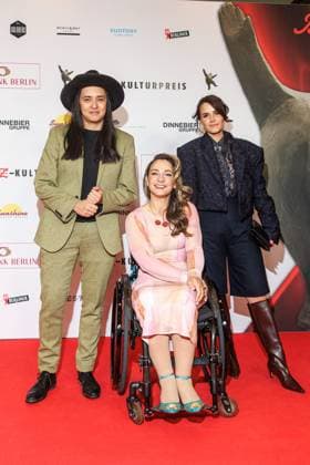 Award ceremony B Z Kulturpreis Diana Kinnert, Kristina Vogel and Yara Hoffmann at the B Z Kulturpreis 2025 at the Theater am Potsdamer Platz on 08 04 2025 in Berlin Copyright: xEventpressxKochanx