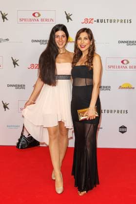Award ceremony B Z Kulturpreis Anastasia Barner and Didem Ercin at the B Z Kulturpreis 2025 at the Theater am Potsdamer Platz on 08 04 2025 in Berlin Copyright: xEventpressxKochanx