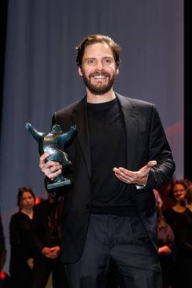 Award ceremony B Z Kulturpreis Daniel Brühl at the B Z Kulturpreis 2025 at the Theater am Potsdamer Platz on 08 04 2025 in Berlin Copyright: xEventpressxKochanx