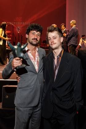 Award ceremony B Z Kulturpreis Ersan Mondtag and Wilke Weermann at the B Z Kulturpreis 2025 at the Theater am Potsdamer Platz on 08 04 2025 in Berlin Copyright: xEventpressxKochanx