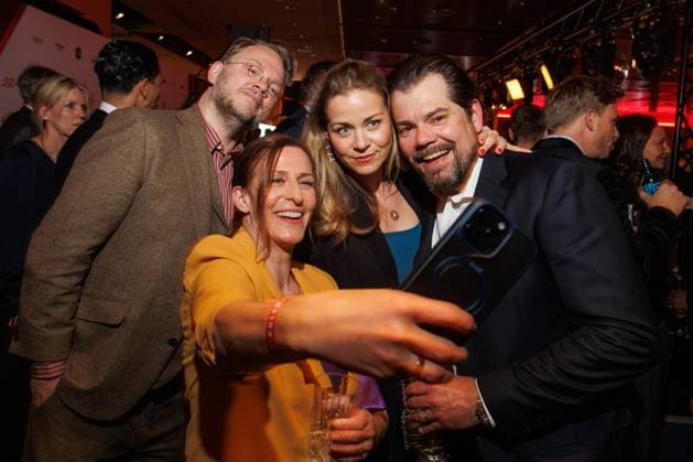 Bilder des Jahres 2025, Entertainment 04 April Entertainment Themen der Woche KW15 Entertainment Bilder des Tages Preisverleihung - B.Z.-Kulturpreis Marc Schubring, Ulrike Frank, Jessica Ginkel und Daniel Fehlow beim B.Z.-Kulturpreis 2025 im Theater am Potsdamer Platz am 08.04.2025 in Berlin. *** B Z Kulturpreis award ceremony Marc Schubring, Ulrike Frank, Jessica Ginkel and Daniel Fehlow at the B Z Kulturpreis 2025 at the Theater am Potsdamer Platz on 08 04 2025 in Berlin Copyright: xEventpressxKochanx