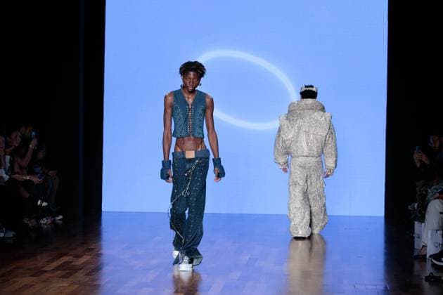 Sao Paulo Fashion Week Model on the runway for Dario Mittmann during the 59th edition of Sao Paulo Fashion Week, held at Shopping JK Iguatemi, in the west zone of Sao Paulo, this Tuesday, April 8. SoO PAULO SP BRAZIL Copyright: xCicaxNederx