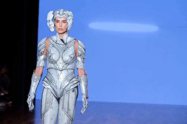 Sao Paulo Fashion Week Deborah Secco during the Dario Mittmann show at the 59th edition of Sao Paulo Fashion Week, held at Shopping JK Iguatemi, in the west zone of Sao Paulo. SoO PAULO SP BRAZIL Copyright: xCicaxNederx