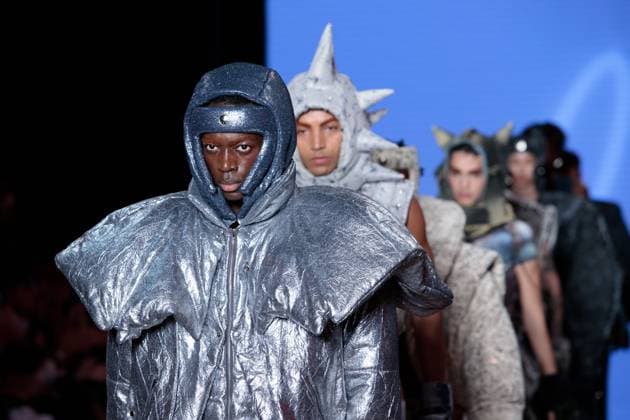 Sao Paulo Fashion Week Model on the runway for Dario Mittmann during the 59th edition of Sao Paulo Fashion Week, held at Shopping JK Iguatemi, in the west zone of Sao Paulo, this Tuesday, April 8. SoO PAULO SP BRAZIL Copyright: xCicaxNederx