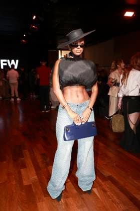 Sao Paulo Fashion Week N59 In Sao Paulo, Brazil, on April 9, 2025, the public attends the fashion show by designer Weider Silverio at Sao Paulo Fashion Week N59, at JK Iguatemi in Vila Olimpia. Sao Paulo Sao Paulo Brasil  Copyright: xThenews2x originalFilename: thenews2-fashions250409_npy2E.jpg