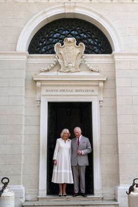 Bilder des Jahres 2025, Entertainment 04 April Entertainment Themen der Woche KW15 Image Licensed to Parsons Media. 10 04 2025. Rome, Italy. King Charles III and Queen Camilla State visit to Italy - Day 4. King Charles III and Queen Camilla arrive in Ravenna ahead of their visit to the Tomb of the Dante.  Copyright: xAndrewxParsonsx xParsonsxMediax PAR-9101-0048