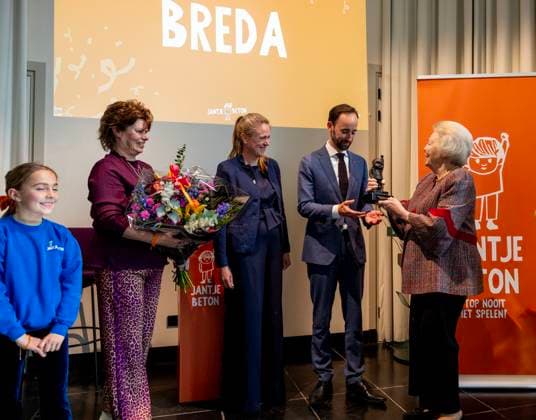 10-04-2025 Gouda Princess Beatrix attend the Jantje Beton Prize in Gouda. Jantje Beton awards this prize to the most play-friendly city in the Netherlands is Breda. Â  Copyright: xPPEx