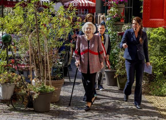Gouda, The Netherlands, 2025-04-10 13:39:26 GOUDA, 10-04-2025, Princess Beatrix presents the Jantje Beton Prize in Gouda. Jantje Beton awards this prize to the most play-friendly municipality in the Netherlands. PHOTO: NLBeeld Patrick van Emst Credit: NL Beeld Patrick van Emst  Copyright: xx x