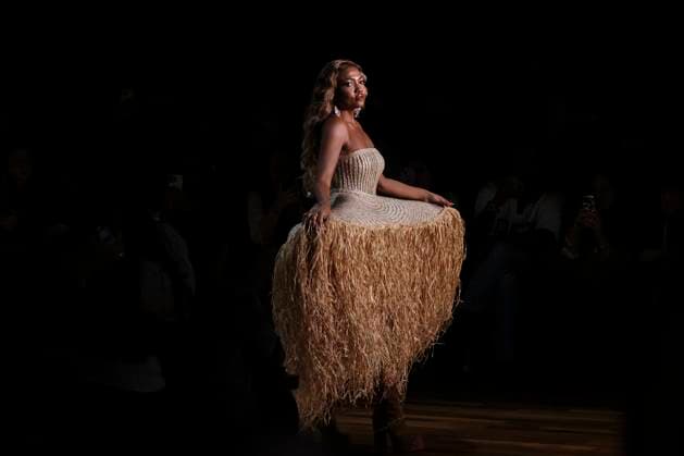 Dendezeiro brand fashion show at sao paulo fashion week n59 Sao paulo (sp), 10.04.2025 - fashion spfw n59 dendezeiro singer-songwriter gaby amarantos parades in the dendezeiro brand at sao paulo fashion week n59, at jk iguatemi, in vila olimpia, this thursday, april 10, 2025. (Foto: Leco Viana Thenews2 imago images) Dendezeiro brand fashion show at sao paulo fashion week n59  Copyright: xLecoxVianax