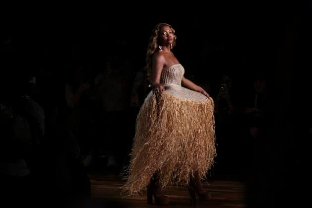 Dendezeiro brand fashion show at sao paulo fashion week n59 Sao paulo (sp), 10.04.2025 - fashion spfw n59 dendezeiro singer-songwriter gaby amarantos parades in the dendezeiro brand at sao paulo fashion week n59, at jk iguatemi, in vila olimpia, this thursday, april 10, 2025. (Foto: Leco Viana Thenews2 imago images) Dendezeiro brand fashion show at sao paulo fashion week n59  Copyright: xLecoxVianax