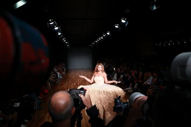 Dendezeiro brand fashion show at sao paulo fashion week n59 Sao paulo (sp), 10.04.2025 - fashion spfw n59 dendezeiro singer-songwriter gaby amarantos parades in the dendezeiro brand at sao paulo fashion week n59, at jk iguatemi, in vila olimpia, this thursday, april 10, 2025. (Foto: Leco Viana Thenews2 imago images) Dendezeiro brand fashion show at sao paulo fashion week n59  Copyright: xLecoxVianax