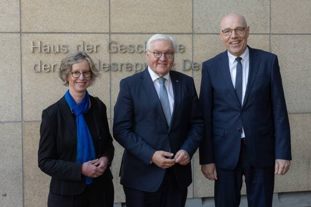 Federal President Steinmeier visits film evening in Bonn 10 04 2025 Deputy Mayor of Bonn Nicole UNTERSEH Bündnis 90 Die Grünen , Federal President Frank Walter STEINMEIER and President Prof Dr Harald BIERMANN Haus der Geschichte German French Film Evening One d Copyright: xBonn.digitalx xMarcxJohnx