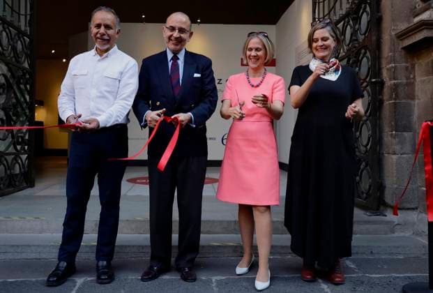 British Embassy In Mexico Inaugurates The Exhibition Heritage And Horizon, Beyond Buildings: The Art Of British Design And Architecture Alejandra Gomez Colorado, director of the Museum of World Cultures, accompanies Susannah Goshko, British ambassador to Mexico, during the inauguration of the exhibition Heritage and Horizon, Beyond Buildings: The Art of British Design and Architecture at the Museum of World Cultures in Mexico City, Mexico, on April 10, 2025. According to the organizers, this exhibition, which is part of the GREAT Architecture campaign, allows visitors to find photo galleries and models featuring iconic buildings by British architectural figures such as Norman Foster, Thomas Heatherwick, Zaha Hadid, and Elsie Owusu, wh Copyright: xGerardoxVieyrax originalFilename: vieyra-notitle250410_npqJ1.jpg