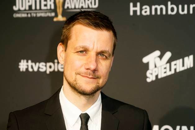 Tobias Schlegl, presenter and rescue paramedic as a guest on the red carpet at the 47 Jupiter Award ceremony at the Altonaer Kaispeicher on 10 04 2025 in Hamburg Hamburg Germany