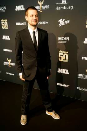 Tobias Schlegl, presenter and rescue paramedic as a guest on the red carpet at the 47 Jupiter Award ceremony at the Altonaer Kaispeicher on 10 04 2025 in Hamburg Hamburg Germany