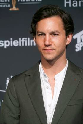 Tim Oliver Schultz Actor on the red carpet at the 47 Jupiter Award ceremony at Altonaer Kaispeicher on 10 April 2025 in Hamburg Hamburg Germany