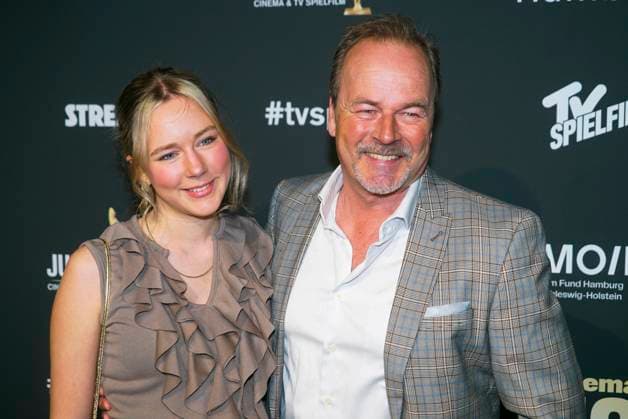 Till Demtroeder, actor, arrives with his daughter Lina Demtroeder as a guest on the red carpet at the 47 Jupiter Award ceremony at the Altonaer Kaispeicher on 10 04 2025 in Hamburg Hamburg Germany
