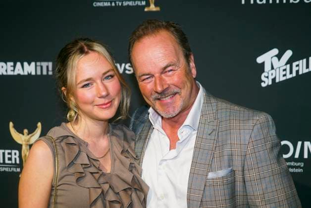 Till Demtroeder, actor, arrives with his daughter Lina Demtroeder as a guest on the red carpet at the 47 Jupiter Award ceremony at the Altonaer Kaispeicher on 10 04 2025 in Hamburg Hamburg Germany