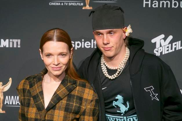 Karoline Herfurth, actress, with Noah Kraus, singer and actor on the red carpet at the 47 Jupiter Award ceremony at Altonaer Kaispeicher on 10 April 2025 in Hamburg Hamburg Germany