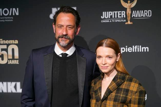 Karoline Herfurth, actress, with her husband Chris Doll, producer and managing director Hellinger Doll on the red carpet at the 47 Jupiter Award ceremony at Altonaer Kaispeicher on April 10, 2025 in Hamburg Hamburg Germany