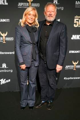 Axel Milberg, actor, and his wife Edith Milberg as guests on the red carpet at the 47 Jupiter Award ceremony at Altonaer Kaispeicher on 10 04 2025 in Hamburg Hamburg Germany