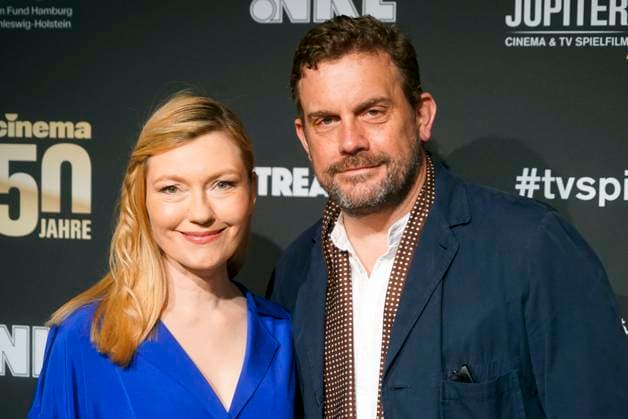 Sebastian Bezzel and wife Johanna Christine Gehlen Couple Schauispieler as guests on the red carpet at the 47 Jupiter Award ceremony at the Altonaer Kaispeicher on 10 04 2025 in Hamburg Hamburg Germany