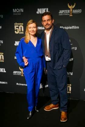 Sebastian Bezzel and wife Johanna Christine Gehlen Couple Schauispieler as guests on the red carpet at the 47 Jupiter Award ceremony at the Altonaer Kaispeicher on 10 04 2025 in Hamburg Hamburg Germany