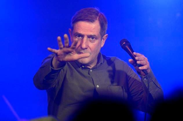 Entertainment Themen der Woche KW15 Andreas Dorau live bei einem Konzert im Lux. Hannover, 11.04.2025 *** Andreas Dorau live at a concert at Lux Hannover, 11 04 2025 Foto:xR.xKeuntjex xFuturexImagex dorau_5408