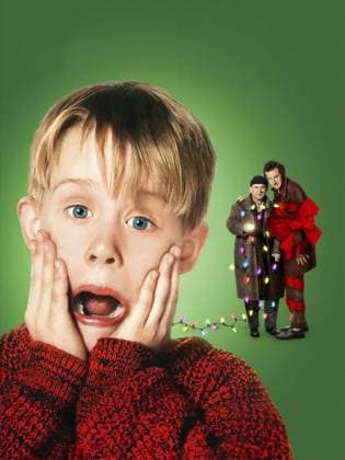 Home Alone (1990) - filmstill Promotional art with Macaulay Culkin, Joe Pesci & Daniel Stern Home Alone (1990) - - - EDITORIAL USE ONLY Copyright: xCAP RFSx