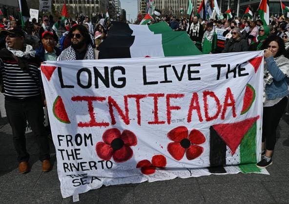 Demonstrators And Police Clash During Palestinian Solidarity Rally In Edmonton EDMONTON, CANADA APRIL 13 Activists, supporters of the Palestinian cause, and members of the local Palestinian diaspora gather during the Stop The Genocide rally in Edmonton, Alberta, Canada on April 13, 2025. The demonstration was held in solidarity with Palestinians amid growing demands for a ceasefire and international efforts to address the humanitarian crisis. Edmonton Canada  Copyright: xArturxWidakx originalFilename: widak-demonstr250413_np6Sp.jpg