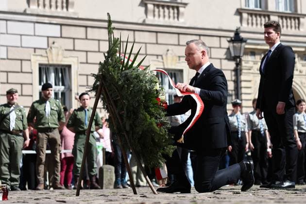 News Themen der Woche KW15 News Bilder des Tages Polish President Commemorates Katyn Remembrance Day Polish President Andrzej Duda lays a wreath during the Katyn Remembrance Day in Krakow, Poland on April 13, 2025. Krakow Poland  Copyright: xJakubxPorzyckix originalFilename: porzycki-polishpr250413_npOmy.jpg