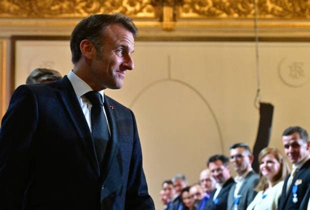 French President Emmanuel Macron during an award ceremony in honor of craftspeople and officials who contributed to the restoration of Notre Dame Cathedral at the Elysee Palace in Paris French President Emmanuel Macron during an award ceremony in honor of craftspeople and officials who contributed to the restoration of Notre Dame Cathedral at the Elysee Palace in Paris French President Emmanuel Macron during an award ceremony in honor of craftspeople and officials who contributed to the restoration of Notre Dame Cathedral at the Elysee Palace in Paris French President Emmanuel Macron during an award ceremony in honor of craftspeople and officials who contributed to the restoration of Notre Dame Cathedral at the Elysee Palace in Paris, Fran  Copyright: xChristianxLiewigx xBestimagexChristianxLiewigx xBestimagex