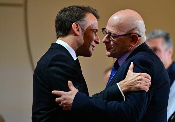 French President Emmanuel Macron during an award ceremony in honor of craftspeople and officials who contributed to the restoration of Notre Dame Cathedral at the Elysee Palace in Paris French President Emmanuel Macron during an award ceremony in honor of craftspeople and officials who contributed to the restoration of Notre Dame Cathedral at the Elysee Palace in Paris French President Emmanuel Macron during an award ceremony in honor of craftspeople and officials who contributed to the restoration of Notre Dame Cathedral at the Elysee Palace in Paris French President Emmanuel Macron during an award ceremony in honor of craftspeople and officials who contributed to the restoration of Notre Dame Cathedral at the Elysee Palace in Paris, Fran  Copyright: xChristianxLiewigx xBestimagexChristianxLiewigx xBestimagex