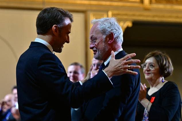 French President Emmanuel Macron during an award ceremony in honor of craftspeople and officials who contributed to the restoration of Notre Dame Cathedral at the Elysee Palace in Paris French President Emmanuel Macron during an award ceremony in honor of craftspeople and officials who contributed to the restoration of Notre Dame Cathedral at the Elysee Palace in Paris French President Emmanuel Macron during an award ceremony in honor of craftspeople and officials who contributed to the restoration of Notre Dame Cathedral at the Elysee Palace in Paris French President Emmanuel Macron during an award ceremony in honor of craftspeople and officials who contributed to the restoration of Notre Dame Cathedral at the Elysee Palace in Paris, Fran  Copyright: xChristianxLiewigx xBestimagexChristianxLiewigx xBestimagex