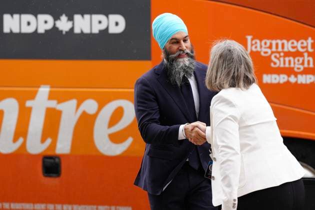 April 16, 2025, Montreal, Pq, CAN: Federal NDP Leader Jagmeet Singh is greeted by CBC s Martyne Couture, as he arrives for the French-language federal election debate, in Montreal on Wednesday, April 16, 2025. Montreal CAN  - ZUMAc35_ 20250416_zaf_c35_104 Copyright: xChrisxYoungx