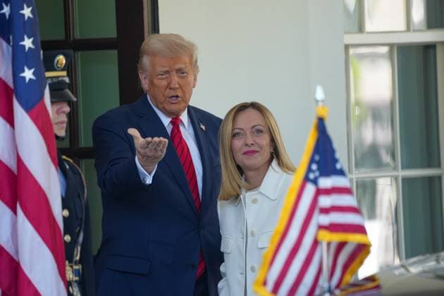 April 17, 2025, Washington, District of Columbia, USA: President DONALD TRUMP welcomes Italian Prime Minister GIORGIA MELONI to the White House for bilateral talks on tariffs and European relations. Trump says there will 100 percent be an EU tariff deal. The pair are expected to discuss a range of issues, including trade tensions with the EU. Washington USA - ZUMAl312 20250417_znp_l312_003 Copyright: xAndrewxLeydenx