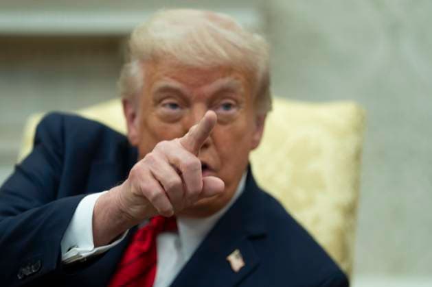 Bilder des Jahres 2025, News 04 April News Themen der Woche KW16 News Bilder des Tages April 17, 2025, Washington, District Of Columbia, USA: United States President Donald J Trump speaks to the media as he meets Prime Minister Giorgia Meloni of the Italian Republic in the Oval Office of the White House in Washington, DC, US, on Thursday, April 17, 2025 Washington USA - ZUMAs152 20250417_faa_s152_041 Copyright: xChrisxKleponisx-xPoolxviaxCNPx
