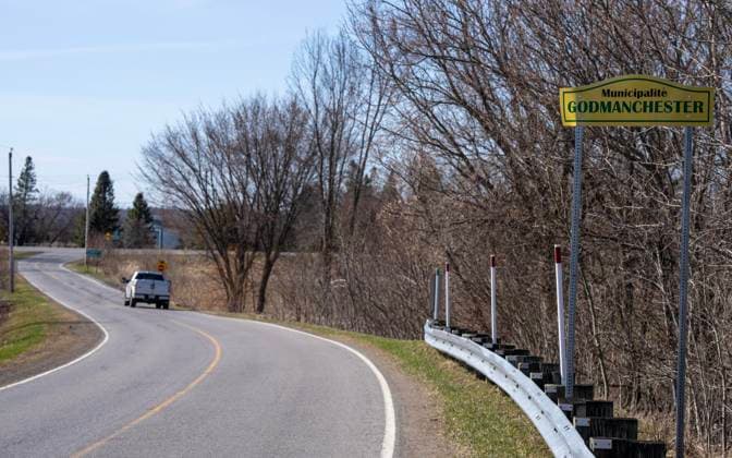 April 17, 2025, Godmanchester, Pq, CANADA: A sign shows the municipality of Godmanchester, Que., on Thursday, April 17, 2025. Surete du Quebec and RCMP officers are searching for a woman and her two children who are missing after crossing the border into Canada illegally overnight. Godmanchester CANADA  - ZUMAc35_ 20250417_zaf_c35_066 Copyright: xChristinnexMuschix
