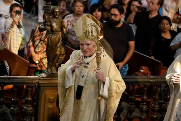 Archbishop Primate of Mexico, Carlos Aguiar Retes, during the mass of the Washing of the Feet on Holy Thursday for the commemoration of Holy Week at the Mexico s Catedral Metropolitana. on April 17, 2025 in Mexico City, Mexico. Mexico City Mexico - ZUMAe321 20250417_zia_e321_004 Copyright: xLuisxBarronx