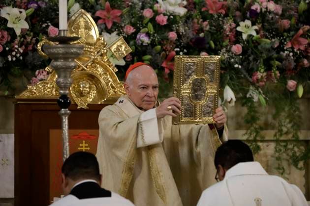 Archbishop Primate of Mexico, Carlos Aguiar Retes, during the mass of the Washing of the Feet on Holy Thursday for the commemoration of Holy Week at the Mexico s Catedral Metropolitana. on April 17, 2025 in Mexico City, Mexico. Mexico City Mexico - ZUMAe321 20250417_zia_e321_011 Copyright: xLuisxBarronx