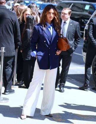 Celebs At Ralph Lauren - NYC Eiza Gonzalez attends the Ralph Lauren fashion show in New York, NY on April 17, 2025. Photo by Dylan Travis ABACAPRESS.COM New York City NY United States  Copyright: xDylanxTravis ABACAx