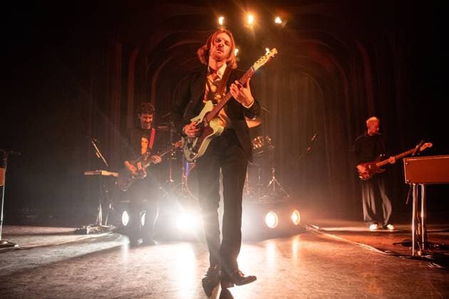 Bilder des Jahres 2025, Entertainment 04 April Finneas Performs at Eventim Apollo, London, UK American singer-songwriter Finneas (born Finneas O Connell) performs at The Eventim Apollo, London, England, UK on Thursday 17 April 2025 as part of his For Cryin Out Loud Tour 2025., Credit:Justin Ng Avalon UK, England, London, Eventim Apollo  Copyright: xJustinxNgx xAvalonx 0989413543